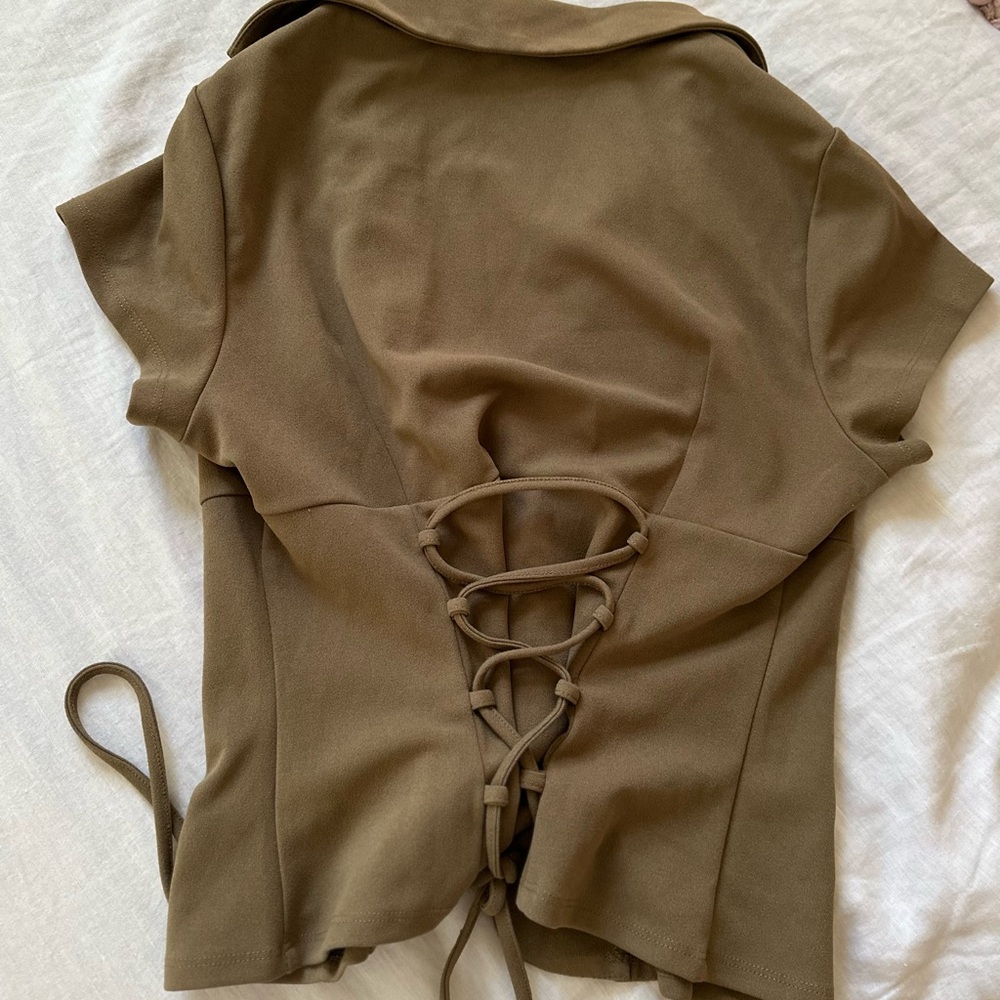 Cider V-Neck Ruched Ruffled Tie Front Blouse - Picture 4 of 5